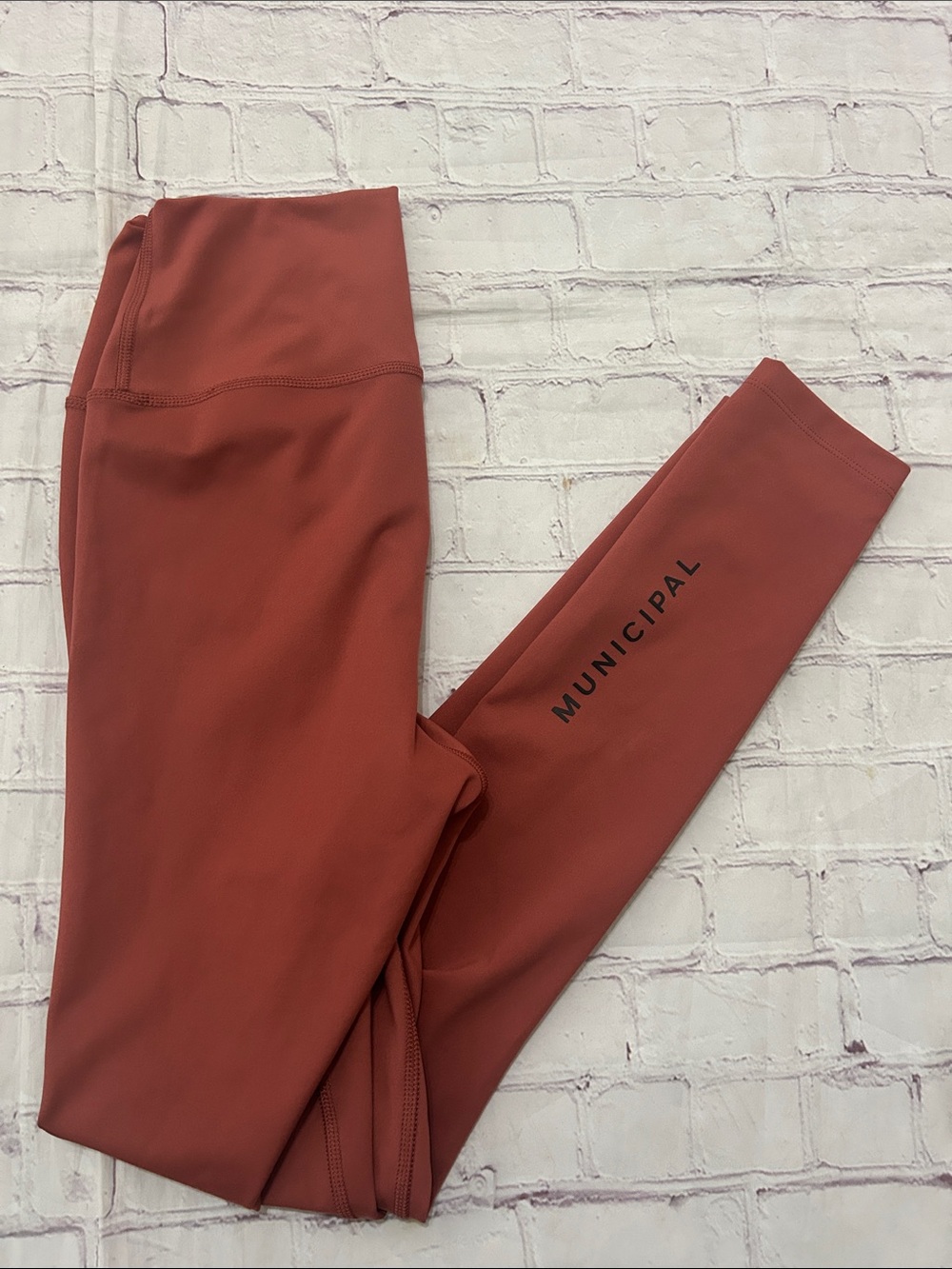 Municipal Sport Utility Gear Women's HR Favorite Leggings in Rust Red Small
